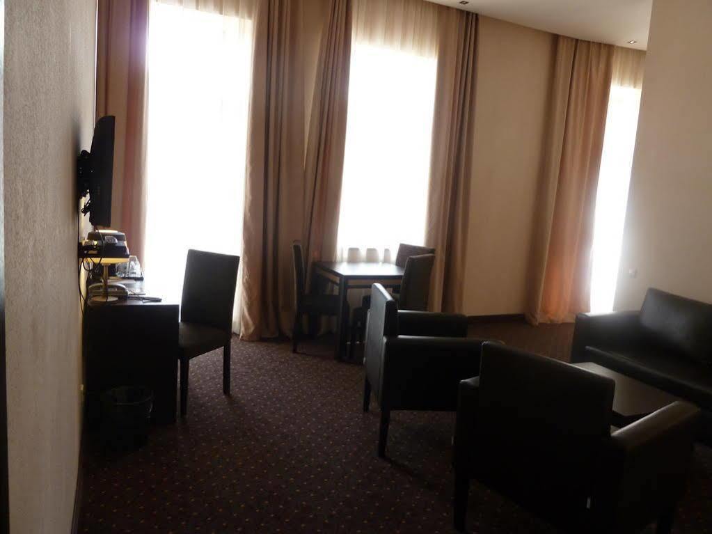 Hotel Lomsia Achaltsiche Buitenkant foto